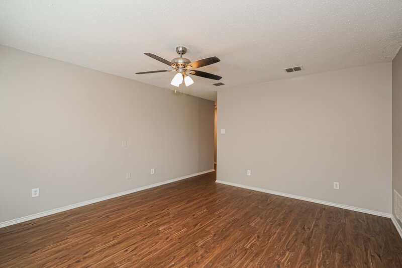 1,485/Mo, 105 Teal Rd Sanger, TX 76266 Living Room View 3