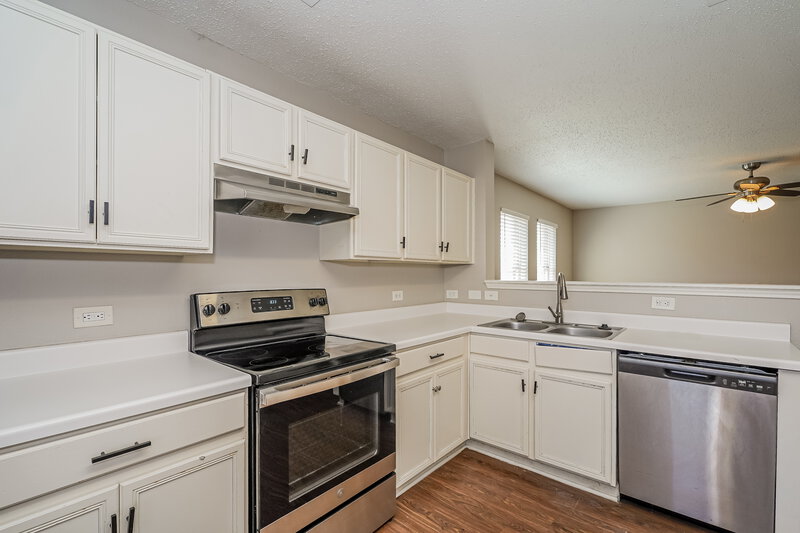 1,485/Mo, 105 Teal Rd Sanger, TX 76266 Kitchen View 3