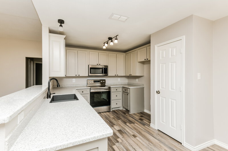 2,210/Mo, 7116 Cattle Dr Fort Worth, TX 76179 Kitchen View 2