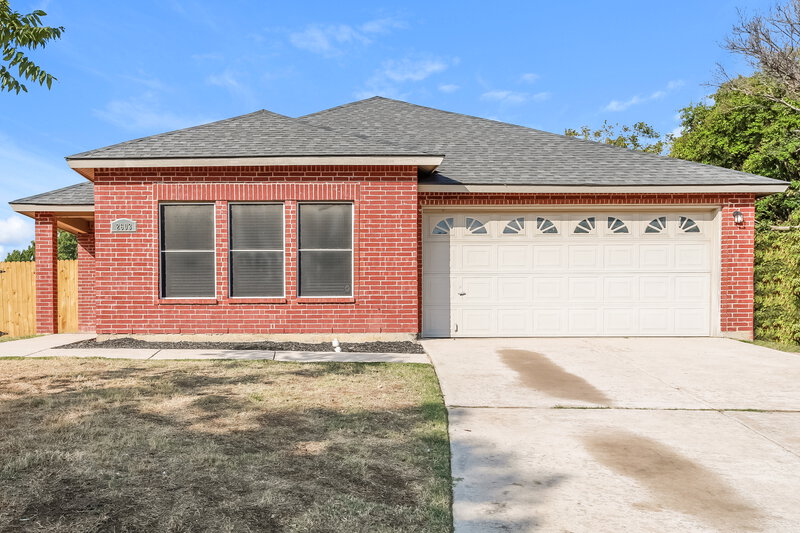 2,400/Mo, 2603 Goliad Ct Corinth, TX 76210 External View