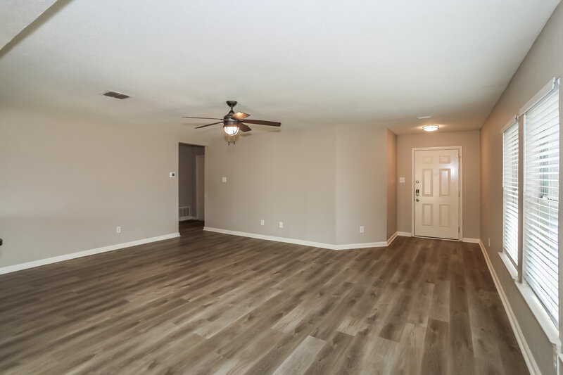 2,400/Mo, 2603 Goliad Ct Corinth, TX 76210 Living Room View 2
