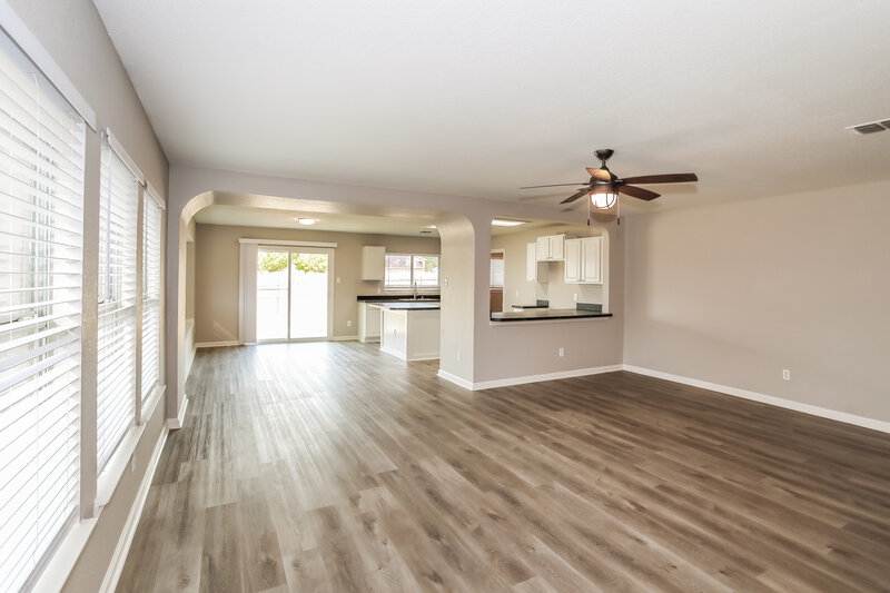 2,400/Mo, 2603 Goliad Ct Corinth, TX 76210 Living Room View 3