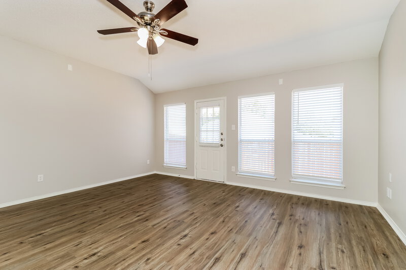 2,620/Mo, 4309 Falcon Perch Cir Arlington, TX 76001 Living Room View