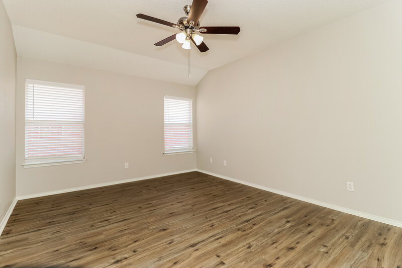 2,620/Mo, 4309 Falcon Perch Cir Arlington, TX 76001 Main Bedroom View 2