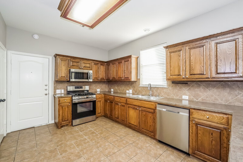 2,035/Mo, 7217 Tin Star Dr Fort Worth, TX 76179 Kitchen View