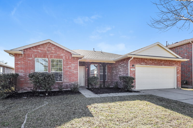2,340/Mo, 2009 Chisolm Trl Forney, TX 75126 Front View