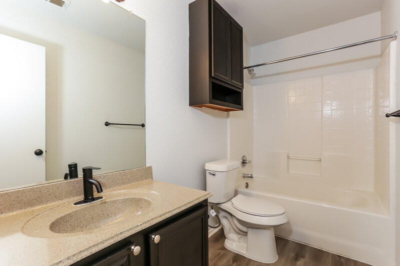 2,365/Mo, 9937 Osprey Dr Fort Worth, TX 76108 Bathroom View