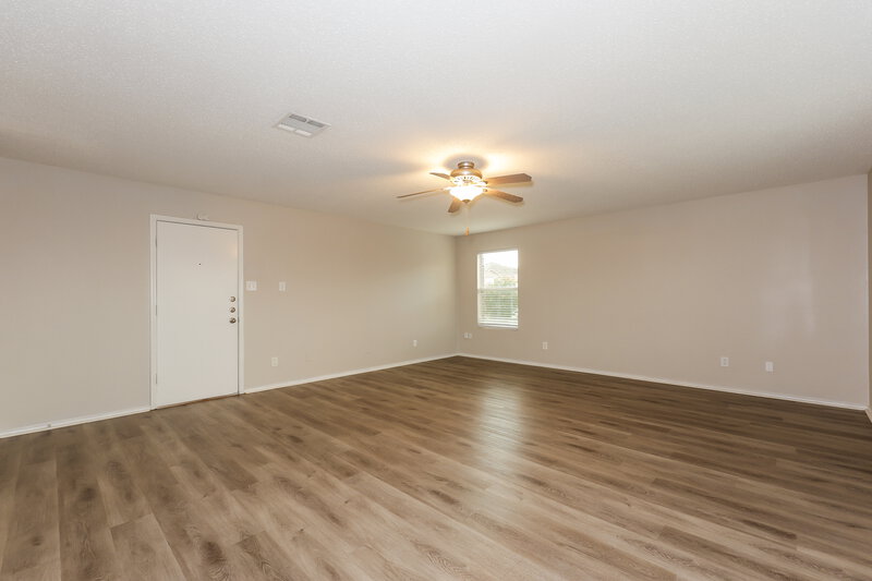 2,410/Mo, 807 Dove Meadows Dr Arlington, TX 76002 Living Room View