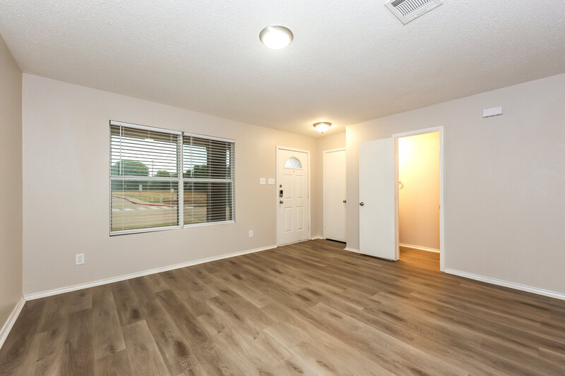 2,410/Mo, 807 Dove Meadows Dr Arlington, TX 76002 Dining Room View