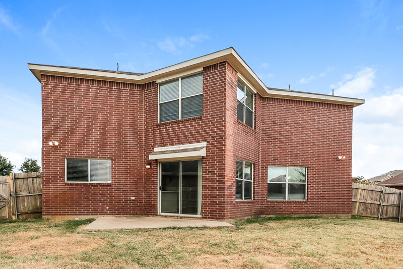 2,410/Mo, 807 Dove Meadows Dr Arlington, TX 76002 Rear View
