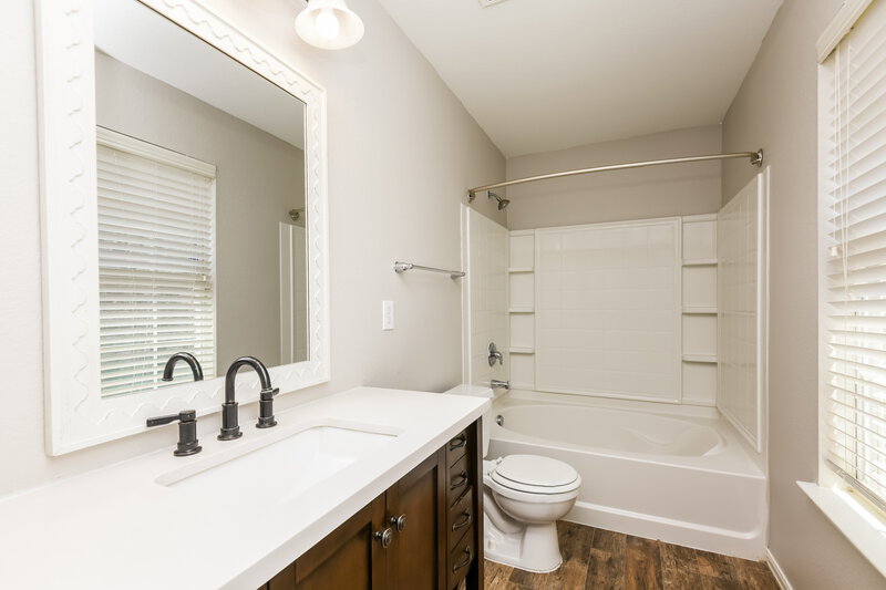 2,155/Mo, 6633 Cascade Canyon Trl Fort Worth, TX 76179 Main Bathroom View