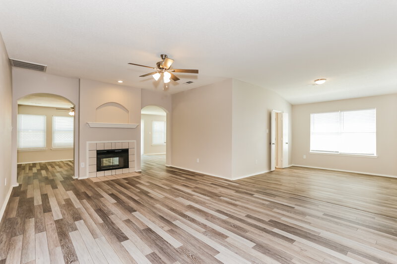 2,410/Mo, 8132 Fox Chase Dr Fort Worth, TX 76137 Living Room View