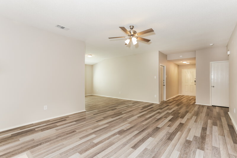 2,410/Mo, 8132 Fox Chase Dr Fort Worth, TX 76137 Living Room View 2