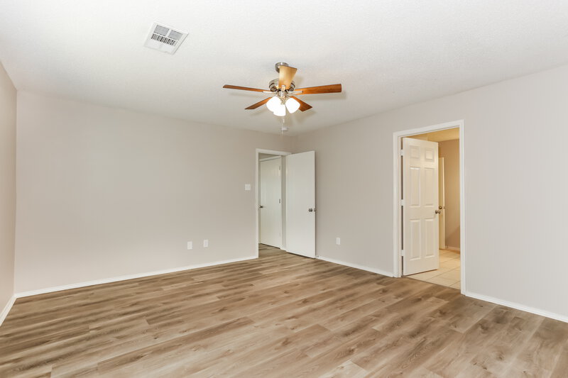 2,410/Mo, 8132 Fox Chase Dr Fort Worth, TX 76137 Main Bedroom View 2