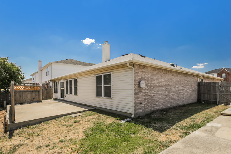 2,410/Mo, 8132 Fox Chase Dr Fort Worth, TX 76137 Rear View 2