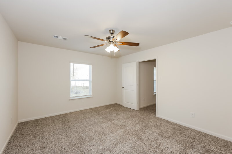 2,300/Mo, 9604 Teton Vista Dr Fort Worth, TX 76140 Main Bedroom View 2
