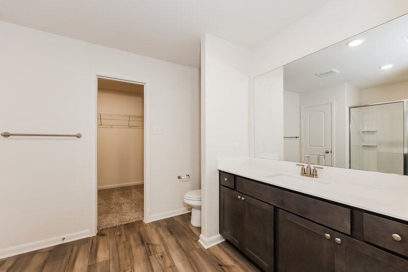 2,300/Mo, 9604 Teton Vista Dr Fort Worth, TX 76140 Main Bathroom View