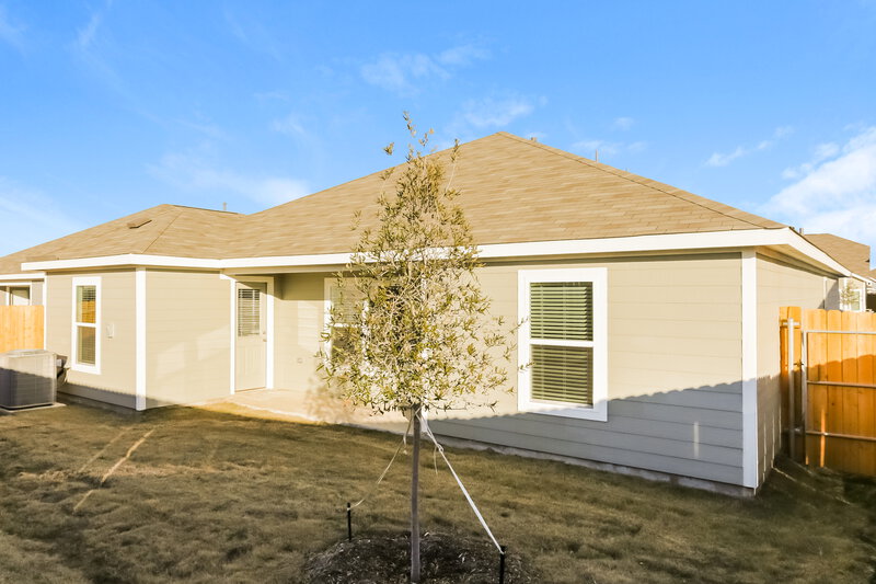 2,300/Mo, 9604 Teton Vista Dr Fort Worth, TX 76140 Rear View