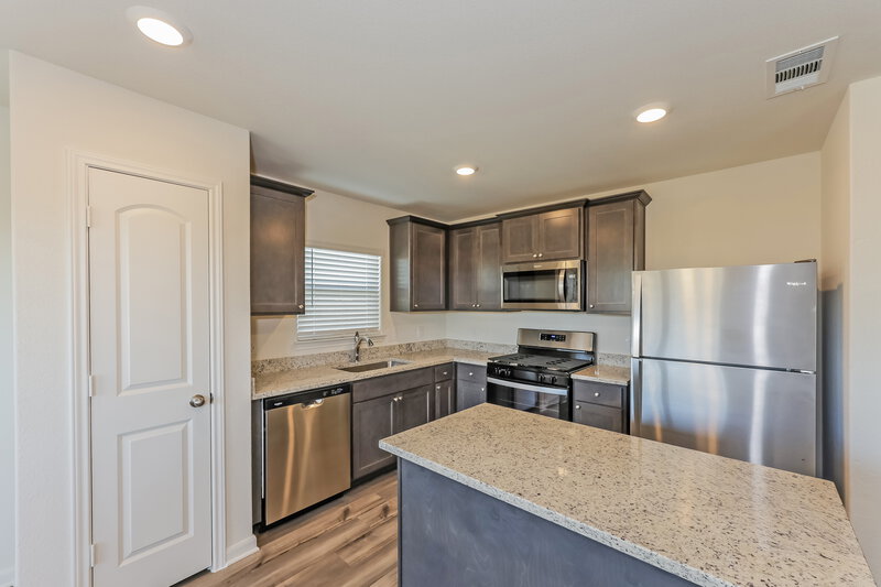 2,020/Mo, 9600 Teton Vista Dr Fort Worth, TX 76140 Kitchen View 3