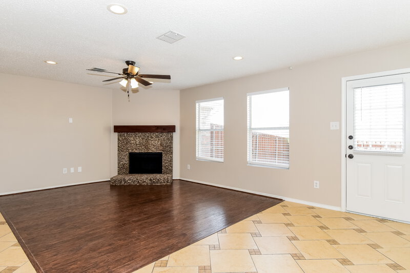 2,480/Mo, 1434 Hickory Creek Ln Rockwall, TX 75032 Family Room View