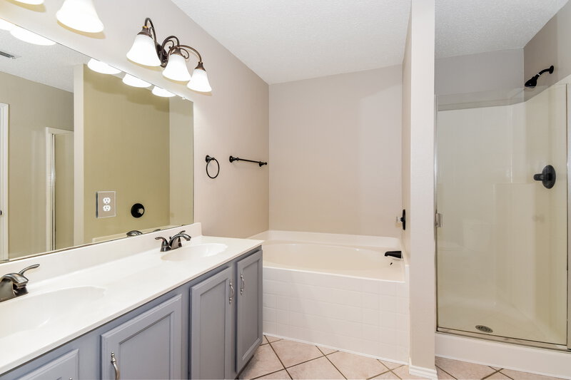 2,480/Mo, 1434 Hickory Creek Ln Rockwall, TX 75032 Main Bathroom View