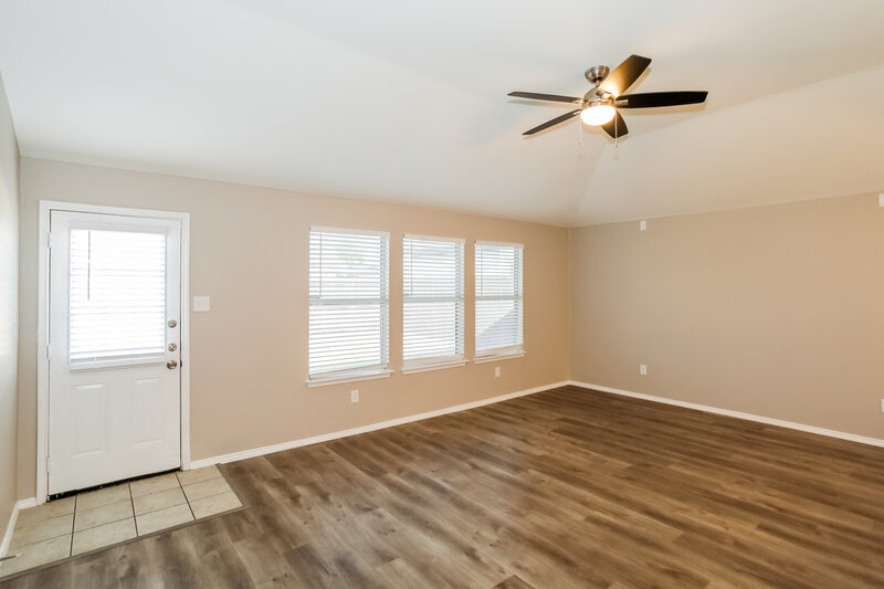 2,455/Mo, 217 Hilltop Dr Justin, TX 76247 Living Room View
