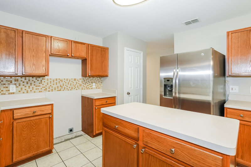 2,455/Mo, 217 Hilltop Dr Justin, TX 76247 Kitchen View 2