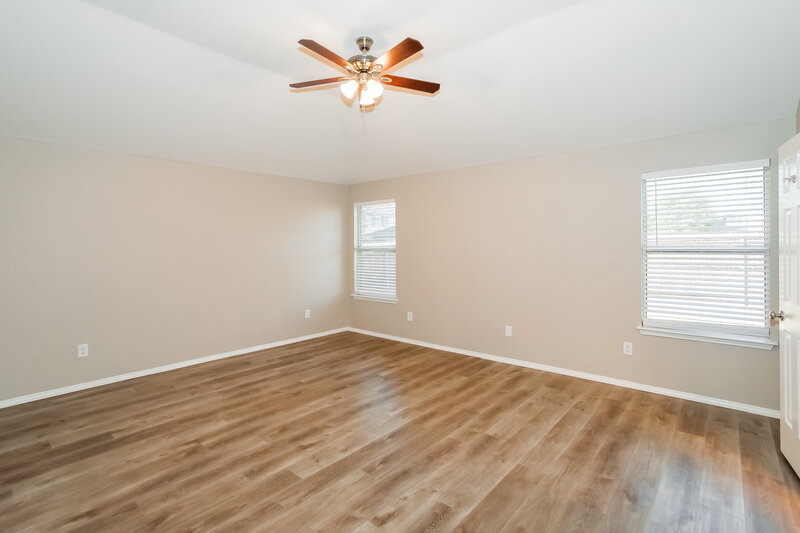 2,455/Mo, 217 Hilltop Dr Justin, TX 76247 Main Bedroom View
