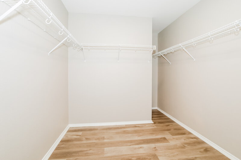 2,455/Mo, 217 Hilltop Dr Justin, TX 76247 Walk In Closet View