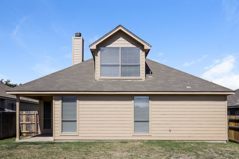 2,300/Mo, 805 San Felipe Trl Haslet, TX 76052 Rear View