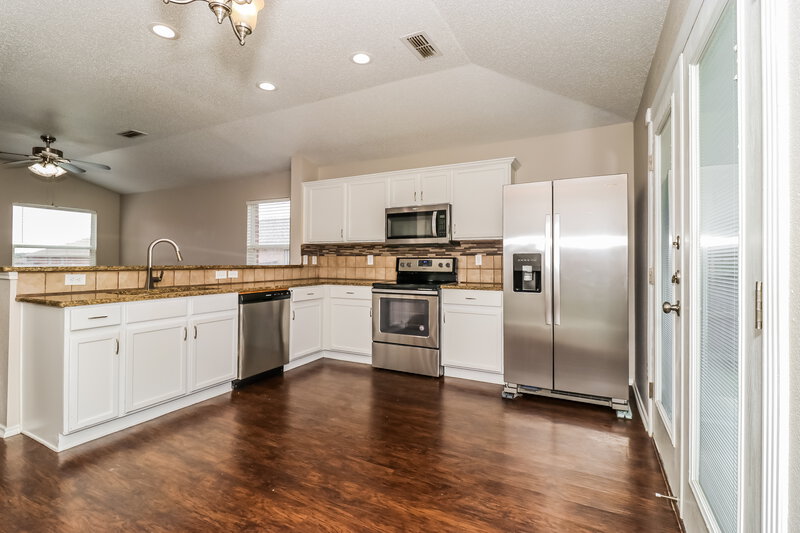 1,770/Mo, 2528 Buffalo Run Burleson, TX 76028 Kitchen View