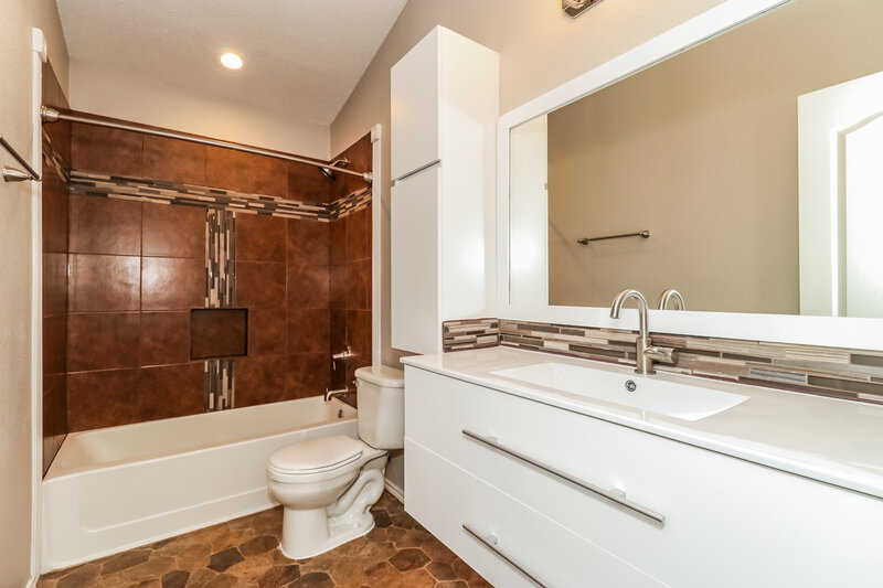 1,770/Mo, 2528 Buffalo Run Burleson, TX 76028 Bathroom View