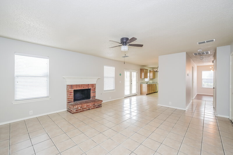 2,065/Mo, 1028 Springcreek Dr Denton, TX 76210 Dining Room View 2
