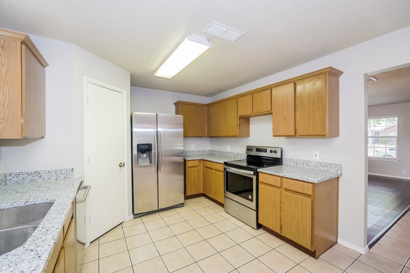 2,065/Mo, 1028 Springcreek Dr Denton, TX 76210 Kitchen View 2