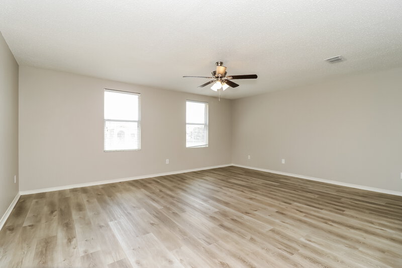 2,485/Mo, 631 Silvertop Rd Arlington, TX 76002 Main Bedroom View 2