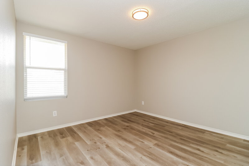 2,485/Mo, 631 Silvertop Rd Arlington, TX 76002 Bedroom View 2