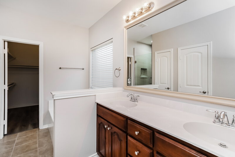 2,415/Mo, 1400 Zanna Grace Way Haslet, TX 76052 Main Bathroom View