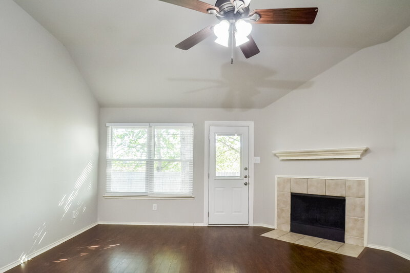 3,310/Mo, 3720 Allison Dr Denton, TX 76207 Living Room View