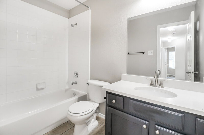 2,455/Mo, 3217 Anysa Ln Denton, TX 76209 Bathroom View