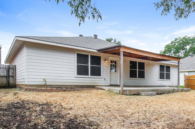 2,455/Mo, 3217 Anysa Ln Denton, TX 76209 Rear View