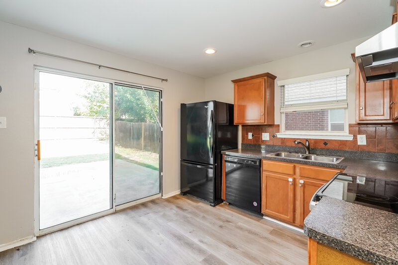 1,985/Mo, 1405 Pochard Dr Sanger, TX 76266 Kitchen View