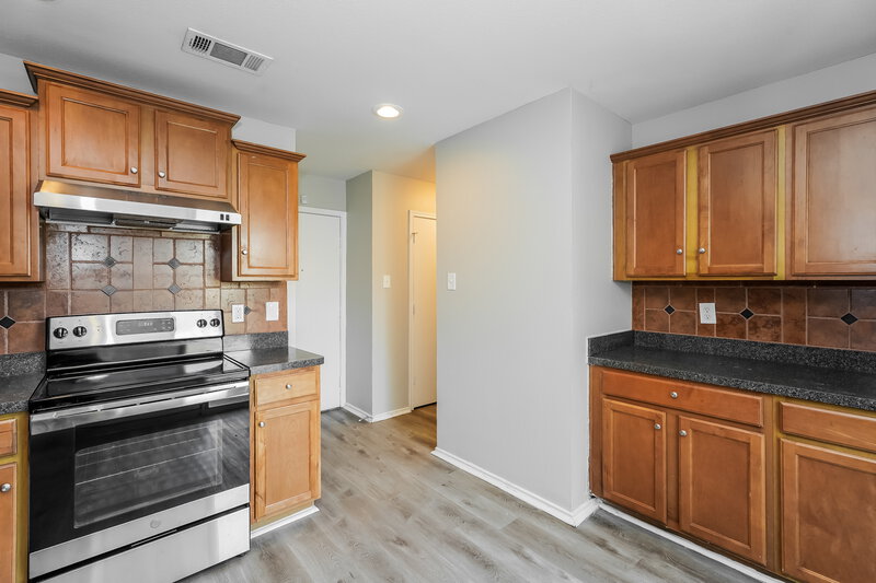 1,985/Mo, 1405 Pochard Dr Sanger, TX 76266 Kitchen View 3