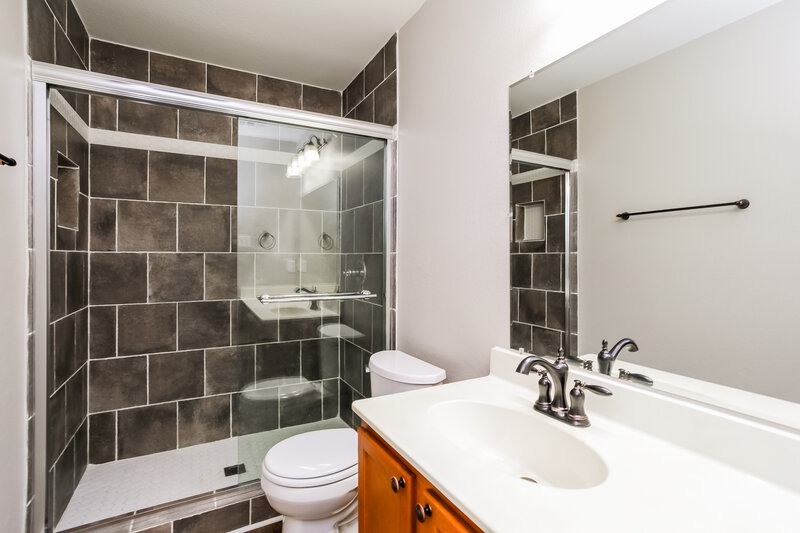 2,230/Mo, 9032 Wild Rose Ln Cross Roads, TX 76227 Bathroom View