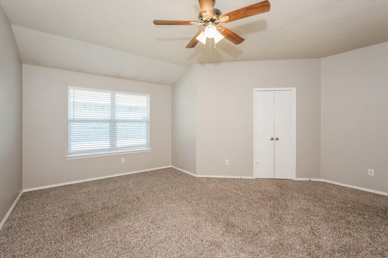2,250/Mo, 604 Horseshoe Ct Desoto, TX 75115 Main Bedroom View