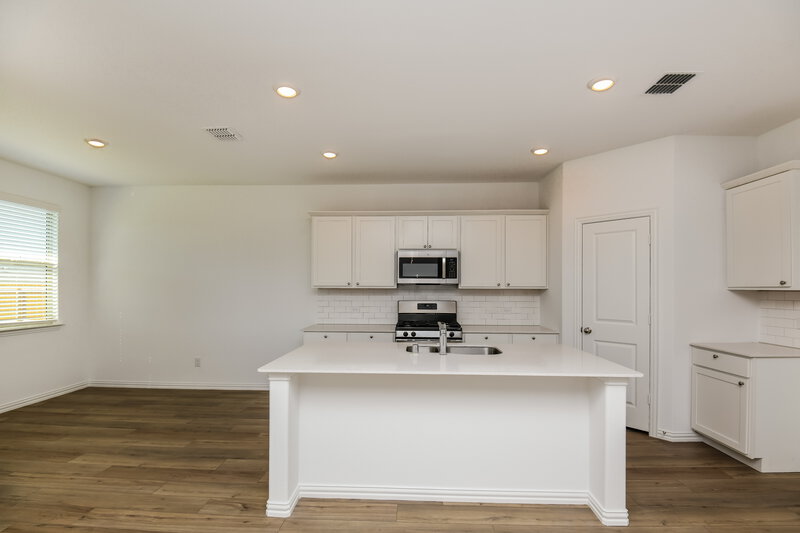 2,385/Mo, 941 Rusty Spur Ln Fort Worth, TX 76052 Kitchen View