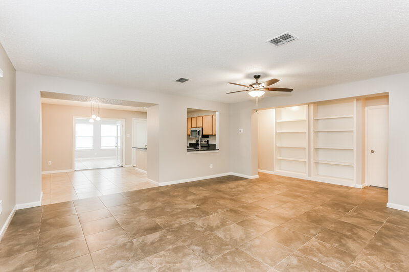 2,245/Mo, 3413 Chapel Pointe Trl Fort Worth, TX 76116 Living Room View 3