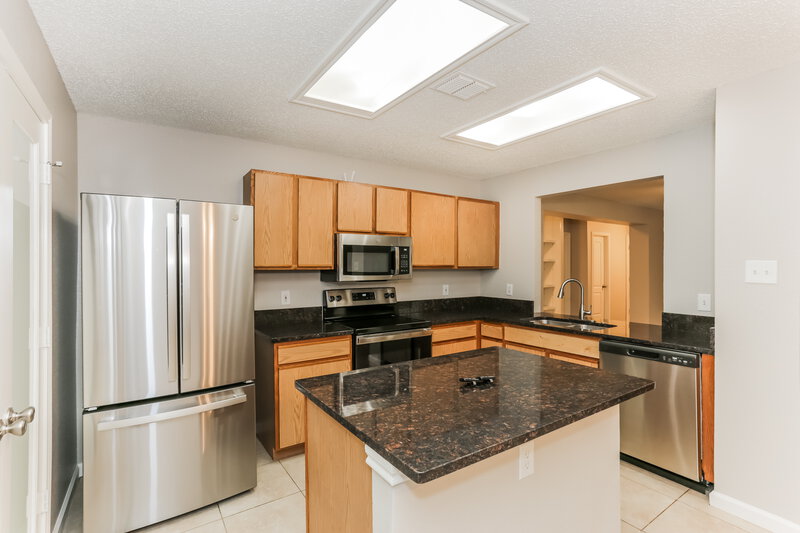 2,245/Mo, 3413 Chapel Pointe Trl Fort Worth, TX 76116 Kitchen View 2