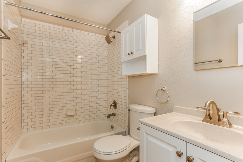 2,245/Mo, 3413 Chapel Pointe Trl Fort Worth, TX 76116 Main Bathroom View
