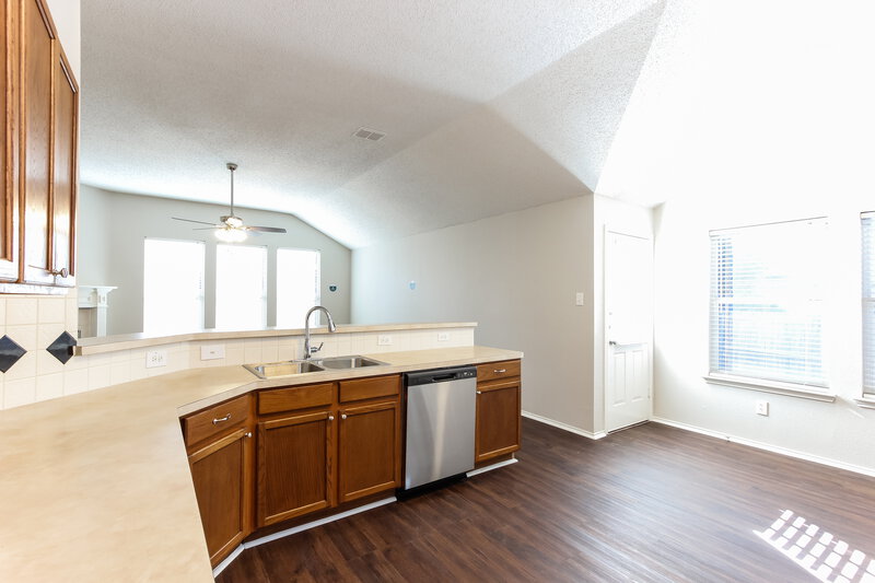 3,440/Mo, 221 Williams St Cedar Hill, TX 75104 Kitchen View