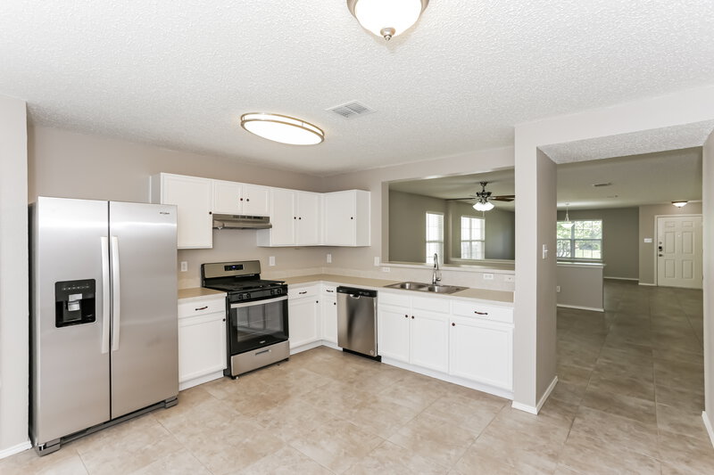 2,240/Mo, 904 Simi Dr Arlington, TX 76001 Kitchen View